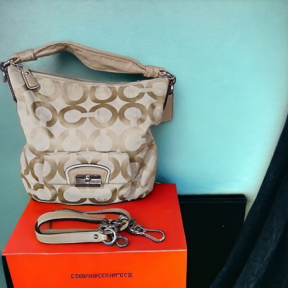Coach Light Khaki Sand Kristin Signature Op Art Hobo Handbag 14911 Excellent - Picture 2 of 8